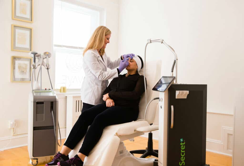 Aesthetician giving Neurotoxin Injection to Patient | Wave Medical Aesthetics in Needham, MA